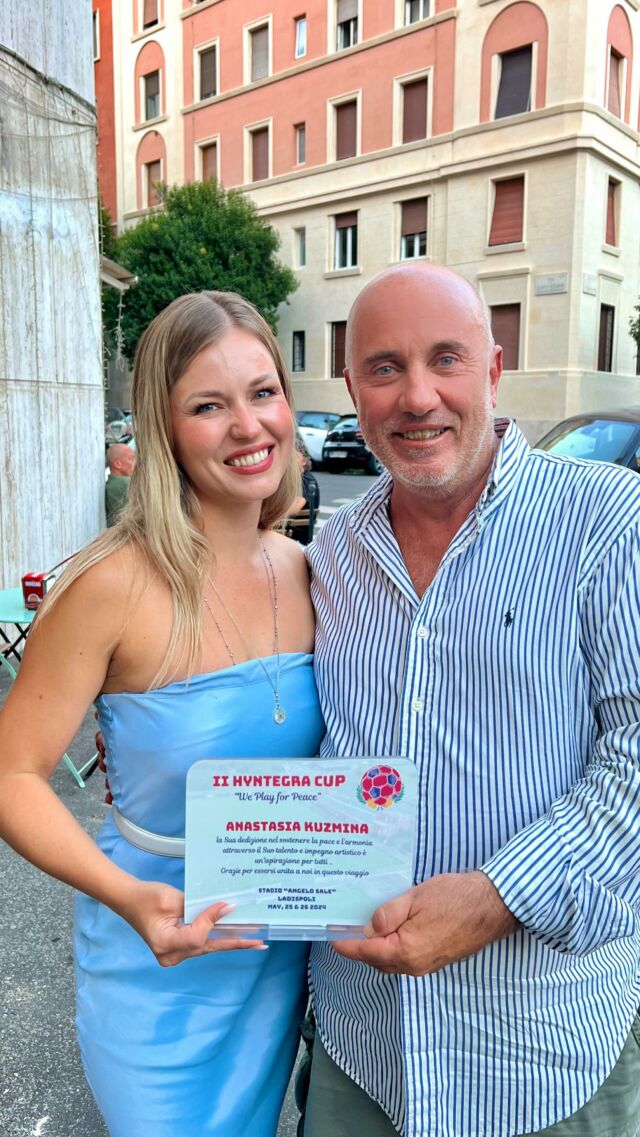 🌟🤝 Grazie 𝘼𝙣𝙖𝙨𝙩𝙖𝙨𝙞𝙖 𝙆𝙪𝙯𝙢𝙞𝙣𝙖 @anastasia__kuzmina per la tua dedizione nel sostenere la pace e l’armonia attraverso il tuo talento, impegno artistico è un ispirazione per tutti 💗🌟🌟🌟
Grazie per essersi unita a noi in questo viaggio importante 🙌🏻🤍🤍🤍  #HyntegraCup #AnastasiaKuzmina #Ambassador #weplayforpeace #PeaceAndDance #Ladispoli #Rome #youthfootballtournaments
#championsleague #europaleague #conferenceleague #uefa #fifa  #lagazzettadeitifosi #gazzettaregionale
@lucaberliti